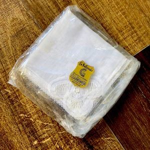 White Lace Detail Center Handkerchief